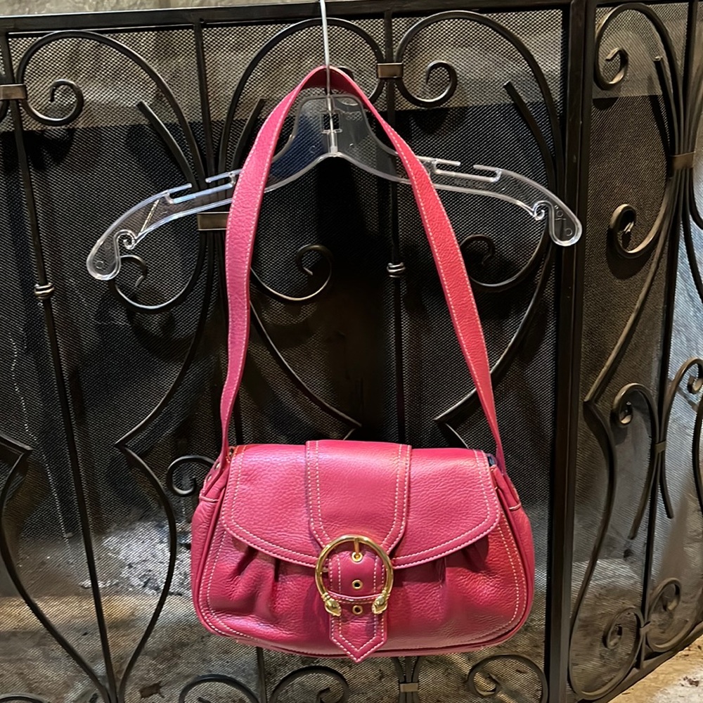Gorgeous Via Spiga pink shimmer leather baguette